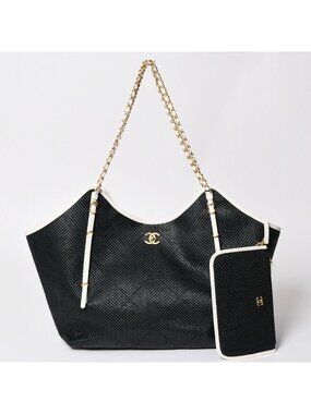 Chanel Maxi Shopping Bag Braided Raffia Effect Canvas CC Logo Gold Base
